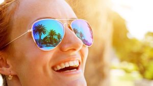 Sử dụng kính râm bảo vệ cho đôi mắt bạn