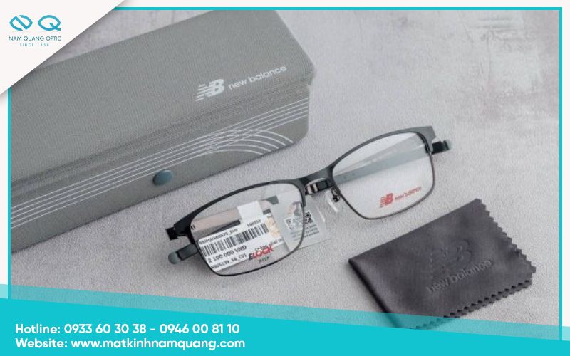 Cẩn thận với những lời mời mua gọng kính chính hãng giá rẻ