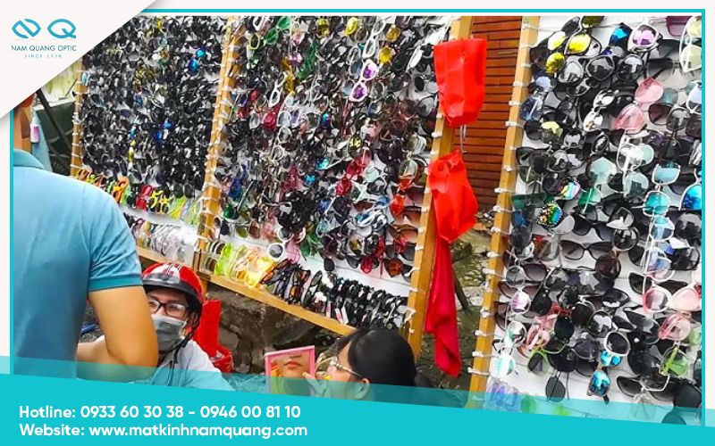Sử dụng kính vỉa hè “Mua” bệnh cho mắt
