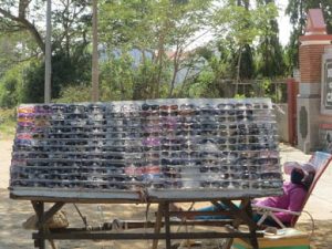 su dung kinh via he: “mua” benh cho mat