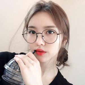 5 nguyen tac chon mat kinh phu hop voi khuan mat nguoi viet