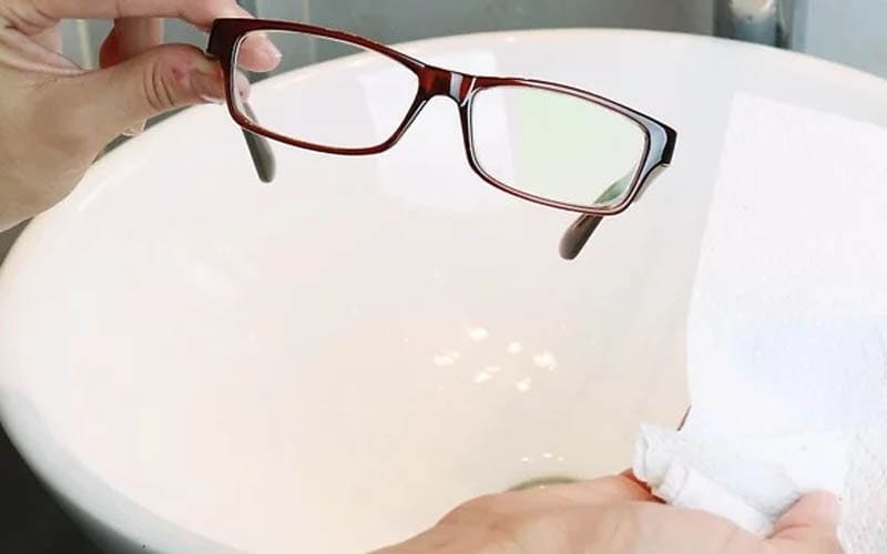 HƯỚNG DẪN] Cách khắc phục vấn đề đeo kính bị đau vành tai