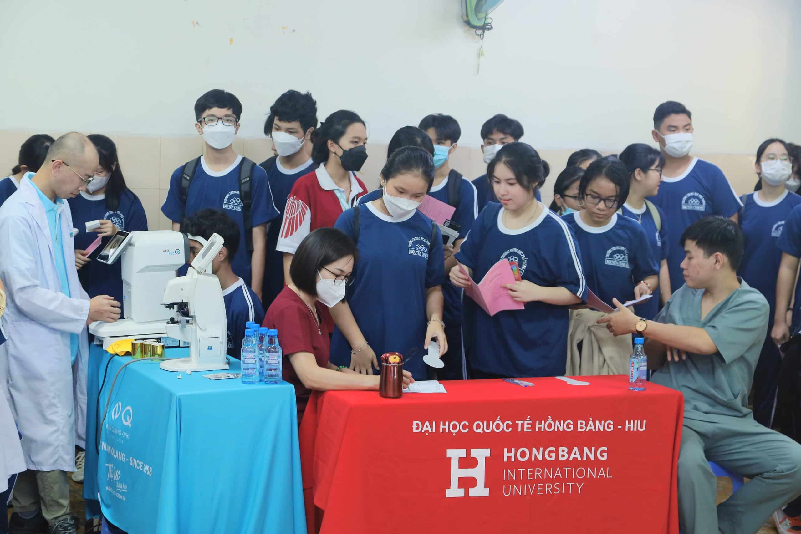 Khám mắt sàng lọc qua 3 bước: Sàng lọc - chụp độ - chuyên sâu Khám mắt sàng lọc qua 3 bước: Sàng lọc - chụp độ - chuyên sâu