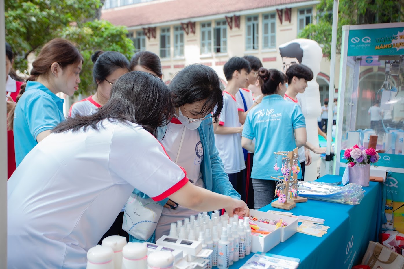 Nhiều quà tặng khác nhau