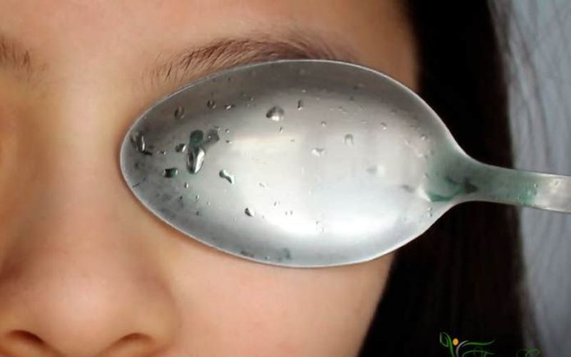 mắt bị sưng húp