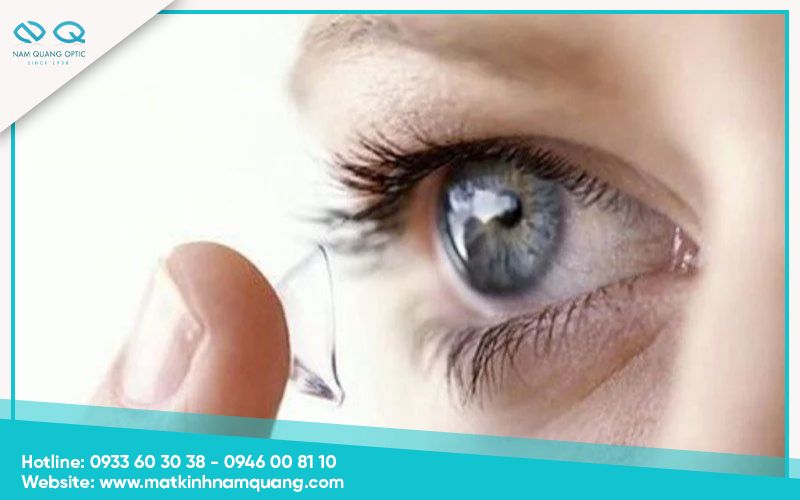 Lưu ý về việc ngưng sử dụng kính áp tròng hoặc mỹ phẩm