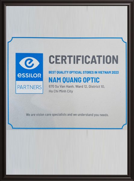 Essilor Luxottica Mắt Kính Nam Quang