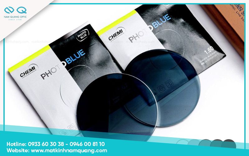 So-sanh-trong-kinh-chemi-va-essilor-7 Tròng kính Chemi đổi màu