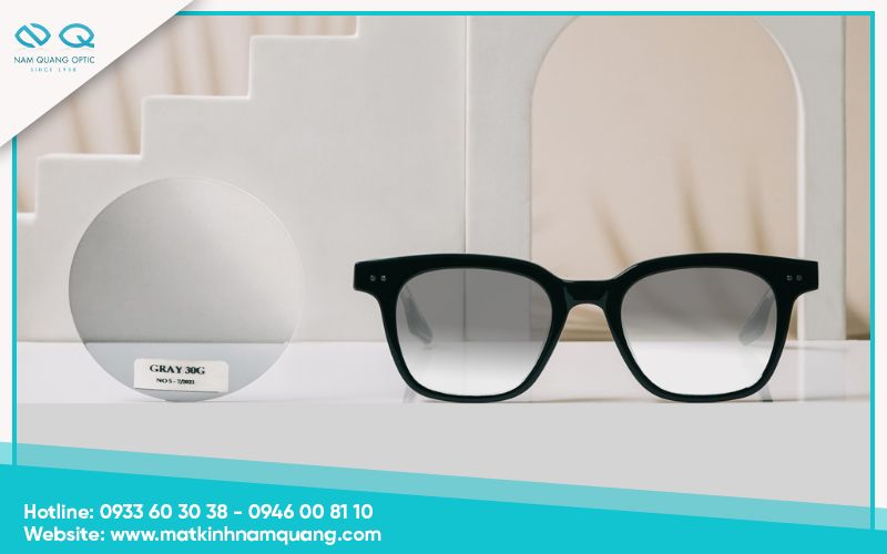 So-sanh-trong-kinh-chemi-va-essilor-8 Tròng kính Chemi râm cận