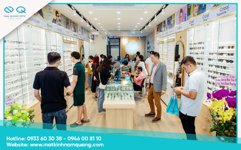 Lợi ích khi mua hàng tại các cửa hàng mắt kính