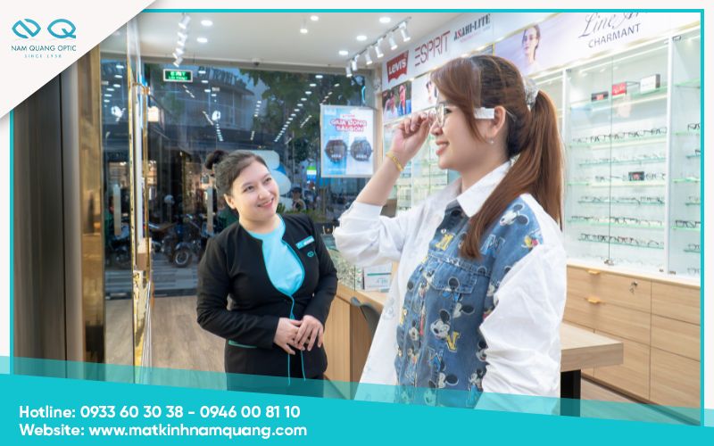 Mua gọng kính đa giác ở Mắt Kính Nam Quang