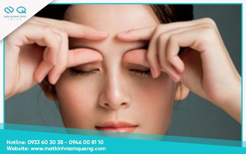 Cách massage mắt giảm sụp mí