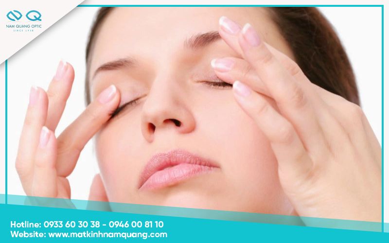 Cach-massage-mat-tai-nha-5 Xoa bóp và bấm huyệt quanh mắt