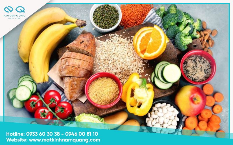 Chế độ dinh dưỡng thiếu chất làm nhãn cầu yếu