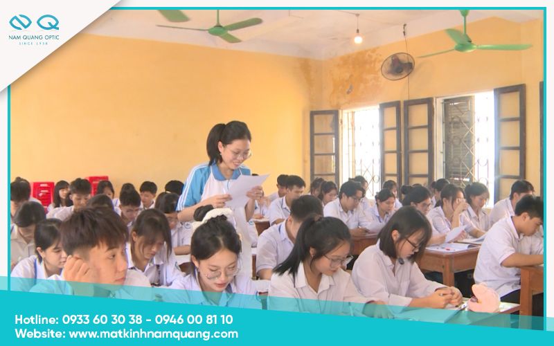 Mắt vẫn nhìn được nên chưa cần đeo kính