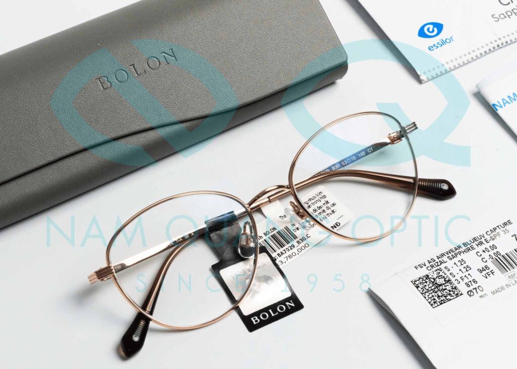 Tròng kính phải đặt theo thông số cá nhân của bạn