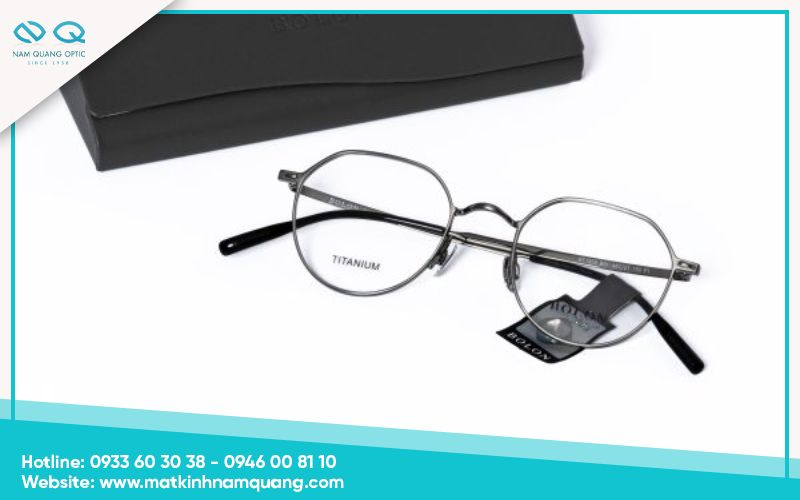 Kính tròn nhỏ thanh mảnh Kính tròn nhỏ thanh mảnh