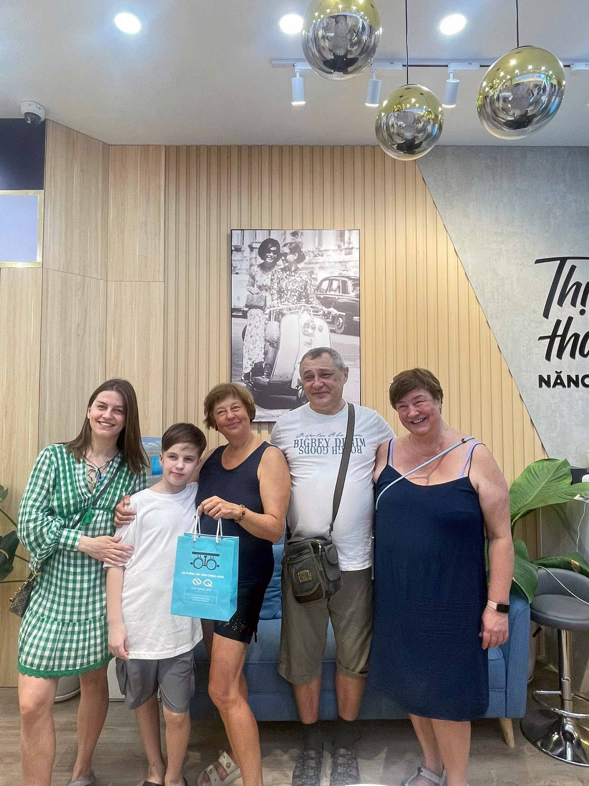 Khách quốc tế check in Nam Quang