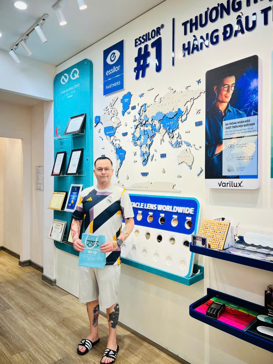 Khách quốc tế check in Nam Quang