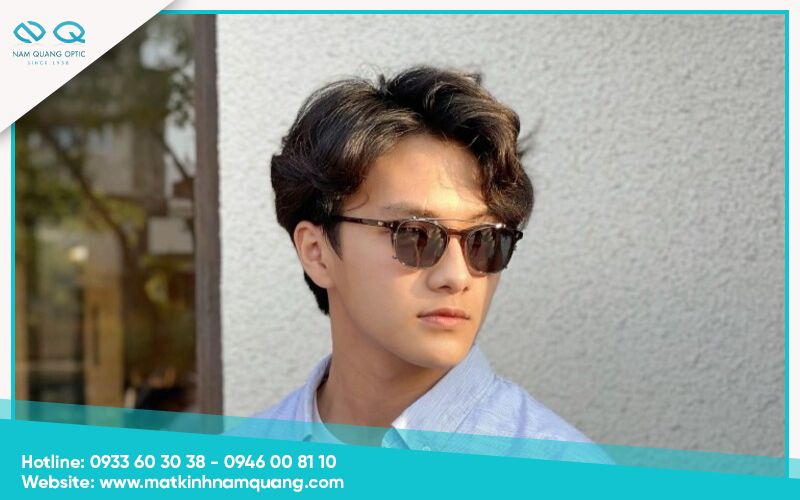 Chọn kính cho khuôn mặt hình trái tim