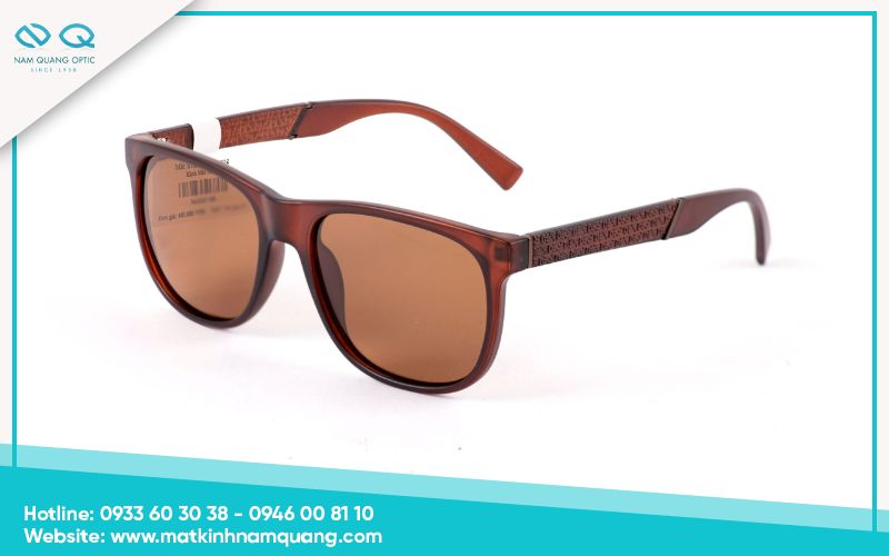 Chọn màu kính theo màu da ngăm tông ấm