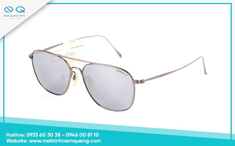 Chọn kính gọng vàng cho tóc màu vàng