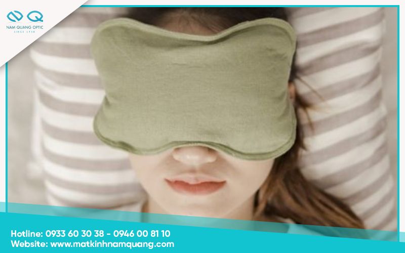 Chuom-nong-mat-co-tac-dung-gi-11 Những thông tin cần lưu ý khi chườm nóng lên mắt