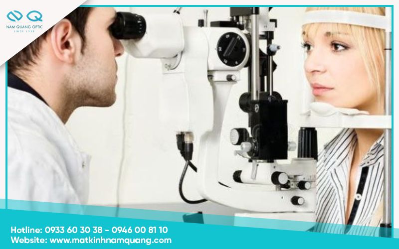 Khám mắt định kỳ và điều chỉnh thói quen
