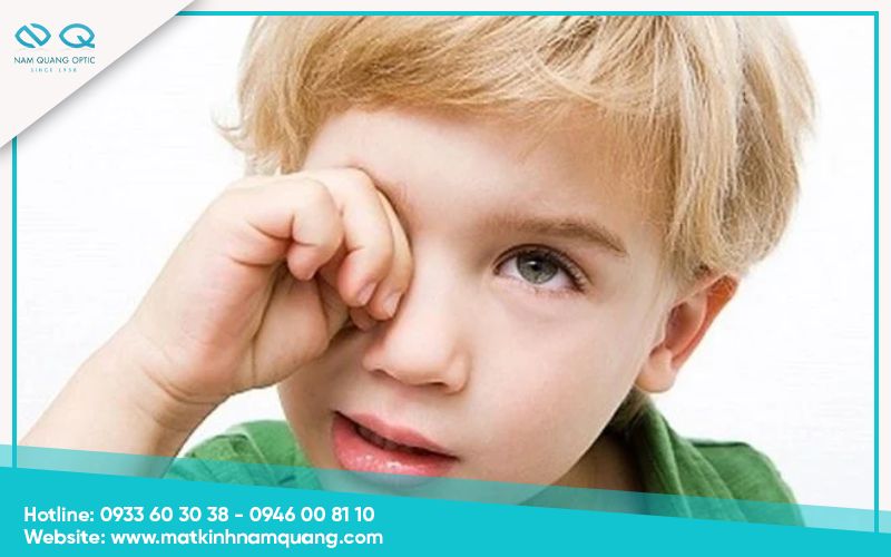 Cha mẹ cần làm gì khi phát hiện tật nháy mắt ở trẻ em