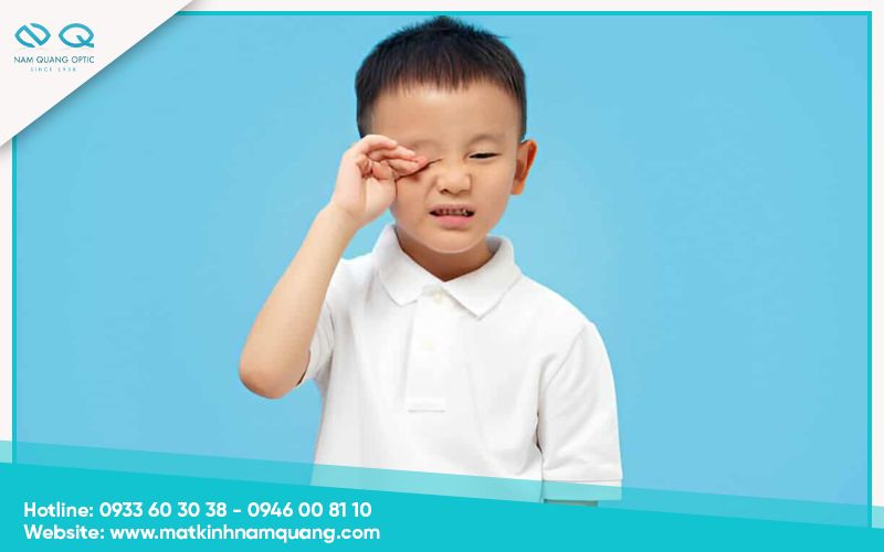 Nguyên nhân vì sao trẻ nháy mắt liên tục