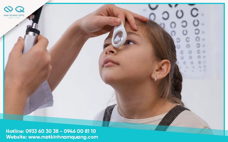 Nháy mắt ở trẻ nhỏ có ảnh hưởng đến thị lực không?