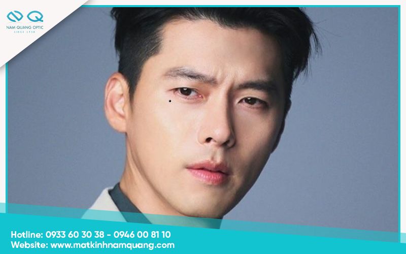 Nốt ruồi đen dưới mắt trái