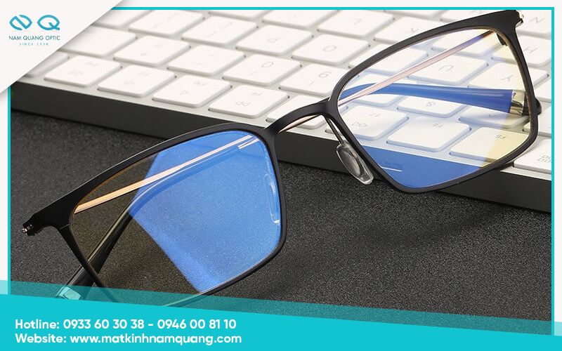 Cách nhận biết kính chống ánh sáng xanh​ chất lượng chính hãng