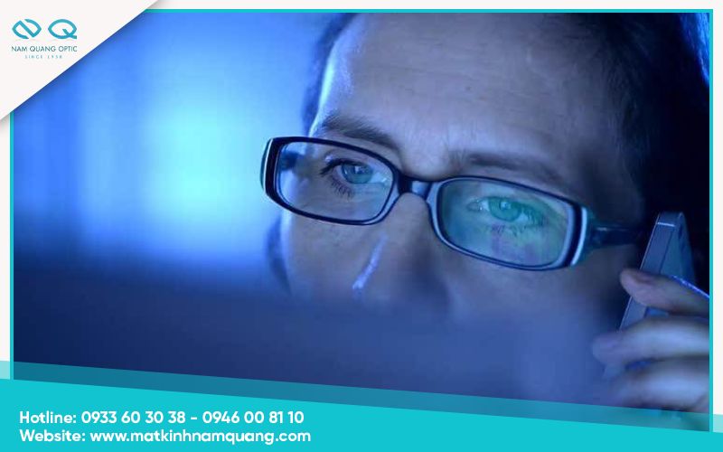 Cach-nhan-biet-kinh-chong-anh-sang-xanh-3 Các loại tròng kính chống ánh sáng xanh