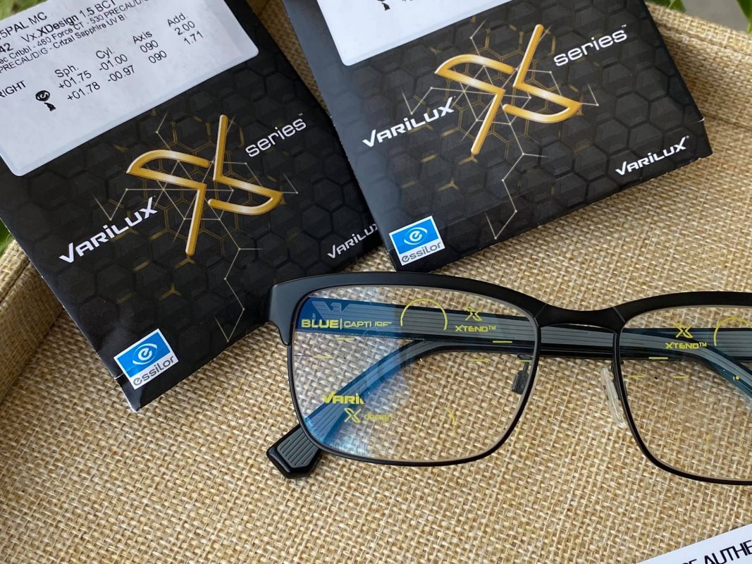 Tròng kính đa tròng Essilor Varilux X Clusive Crizal Rock của khách hàng tại Mắt Kính Nam Quang