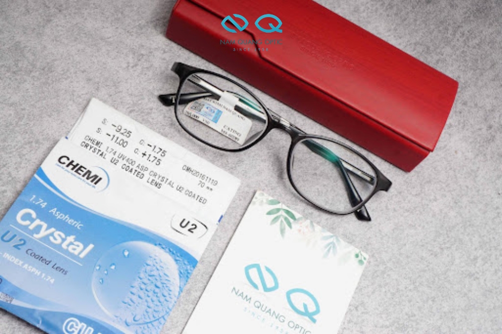 tròng kính chiết suất 1.67