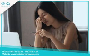 Nguyên nhân đeo kính bị nhức đầu và khách hạn chế
