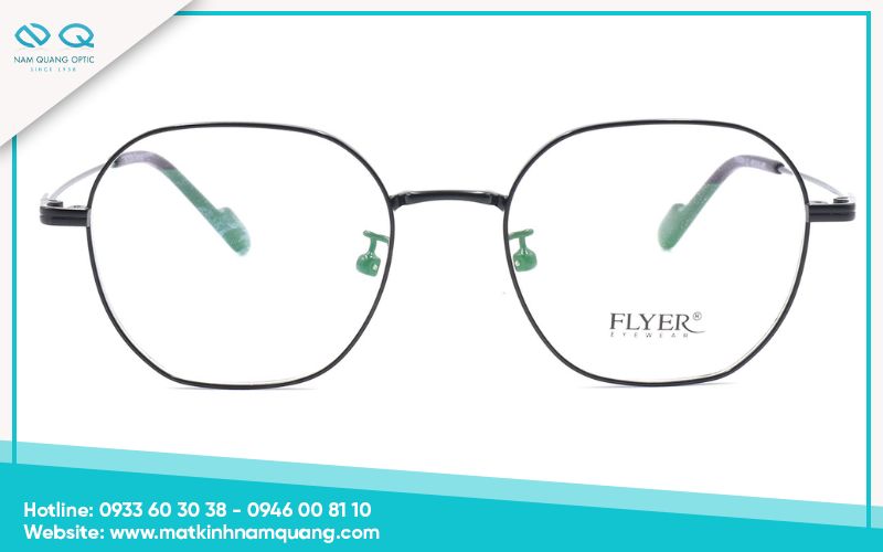 Gọng kính màu sắc đậm, họa tiết nổi bật