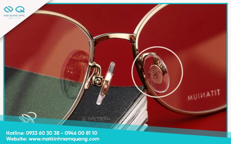 Gọng kính có đệm mũi cao