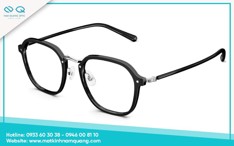 Gọng kính dày và gam màu trầm