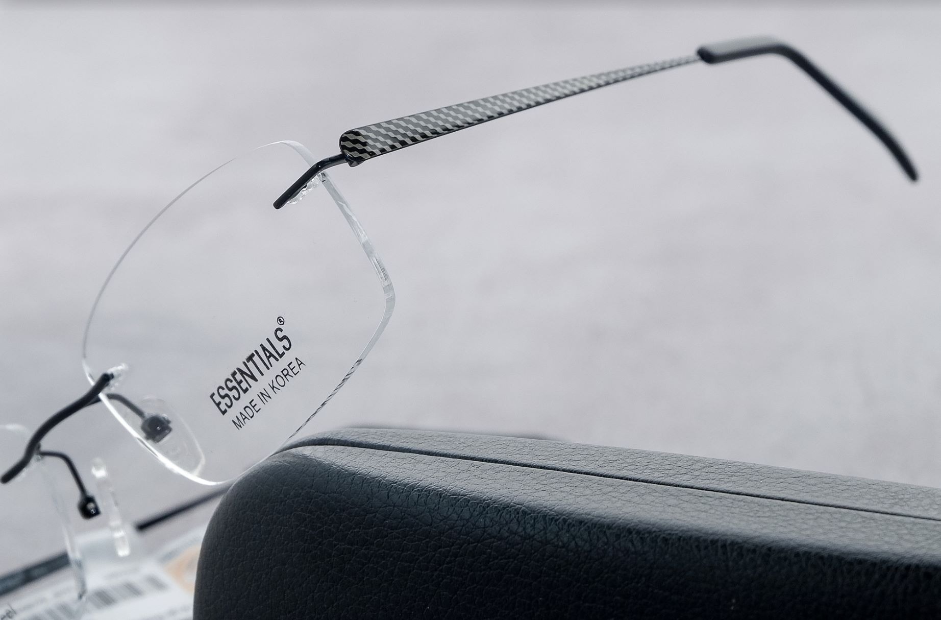 Gọng kính kim loại không viền