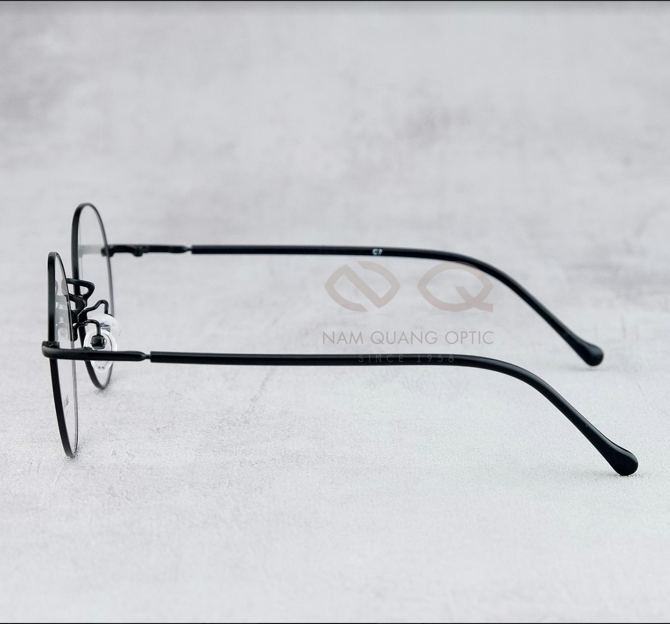 Gọng kính kim loại là gì?