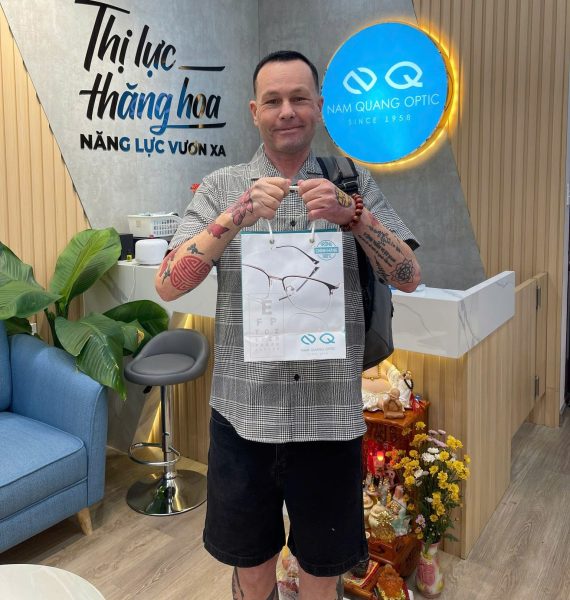 Mắt Kính Nam Quang tự hào là địa chỉ uy tín cung cấp các mẫu gọng kính mắt mèo chính hãng