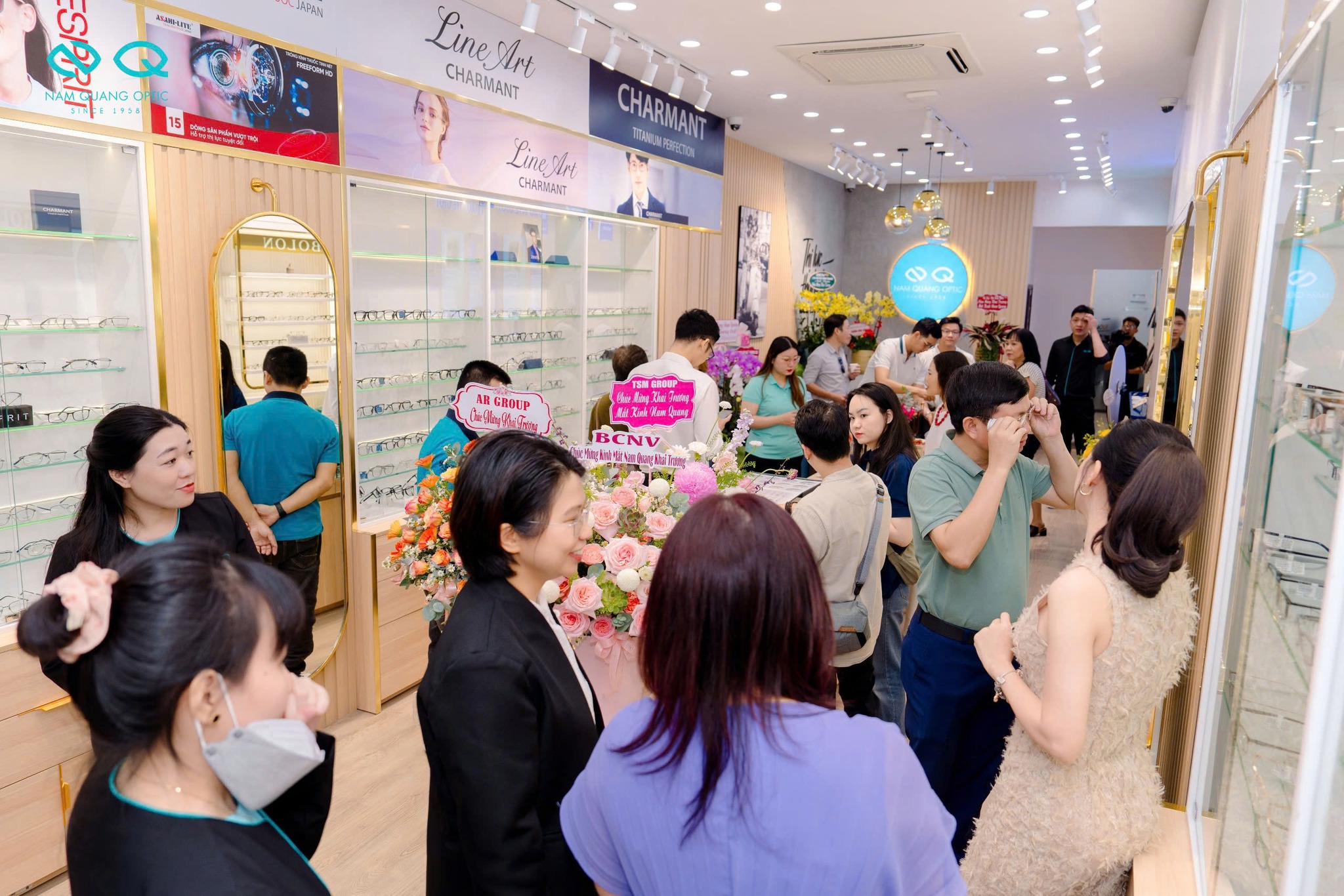 Gong-kinh-nhua-phoi-kim-loai-12