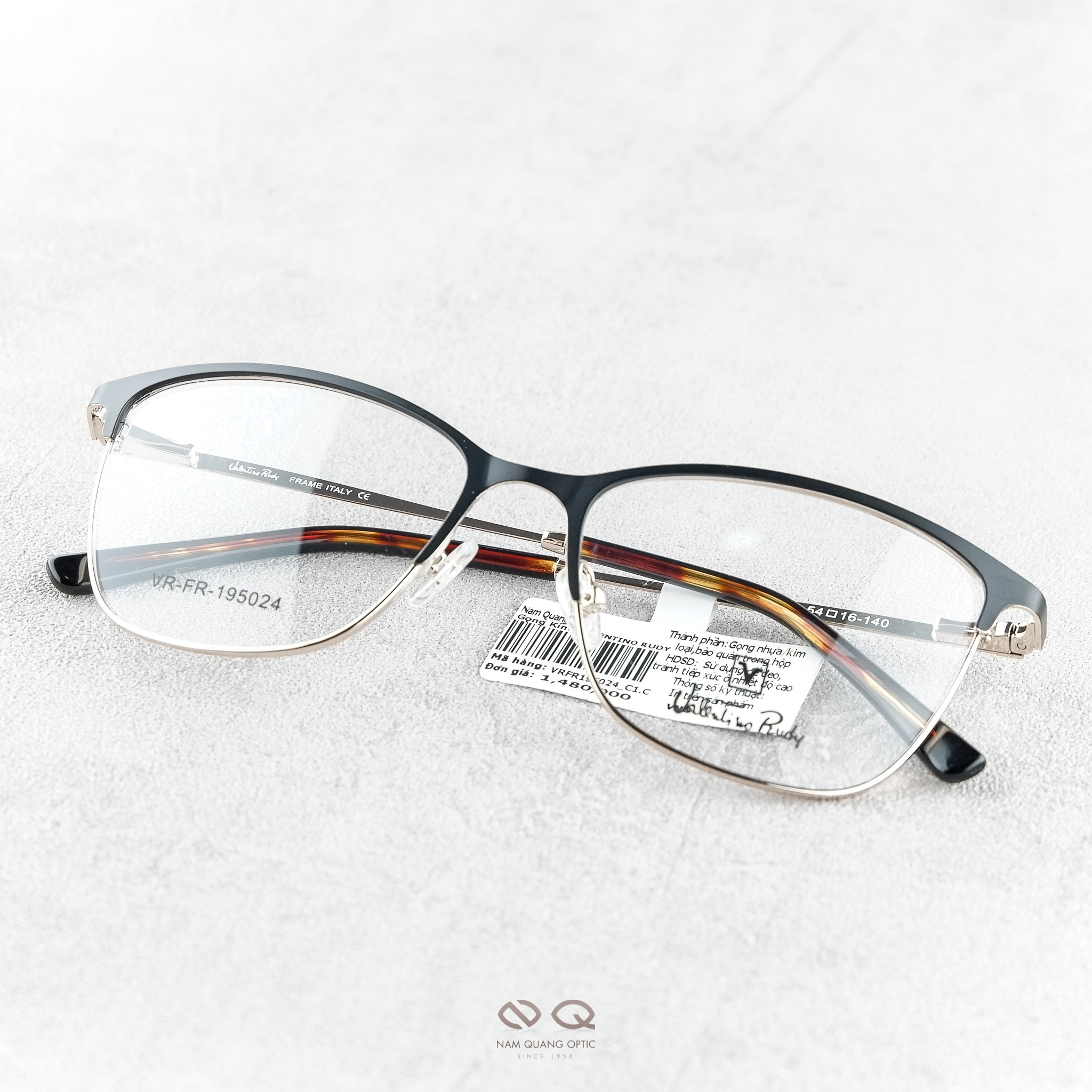 Gọng kính titan Valentino