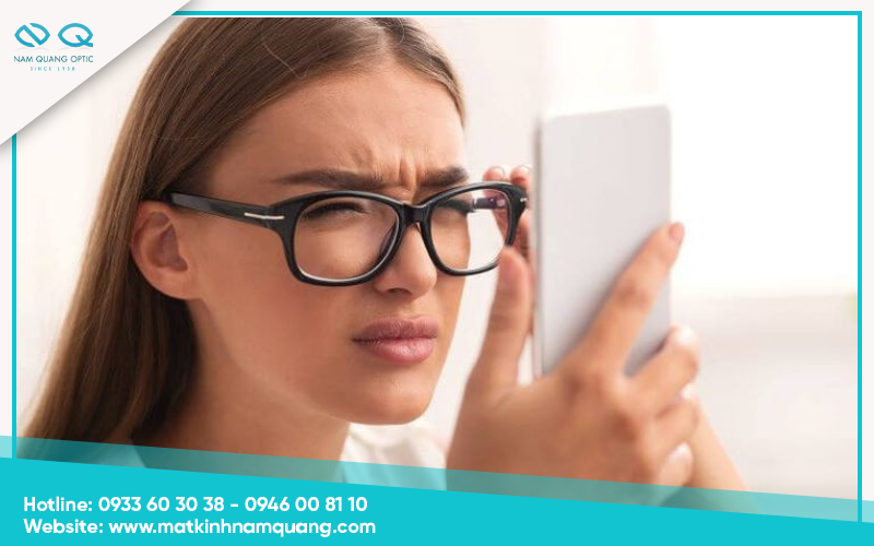 Đeo kính không đúng độ