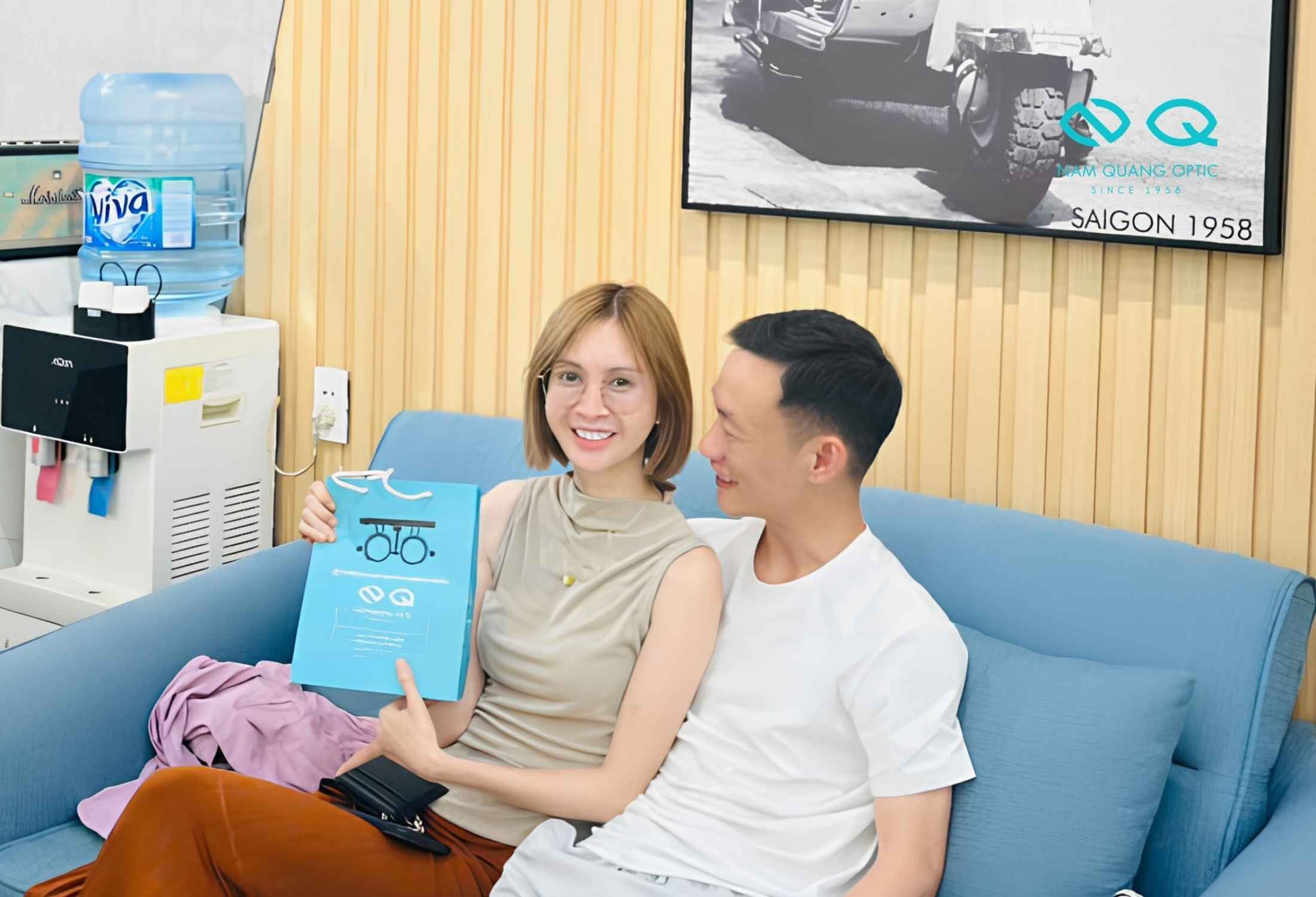 Tourists may be able to choose thinner, more comfortable lenses depending on prescription strength and daily use