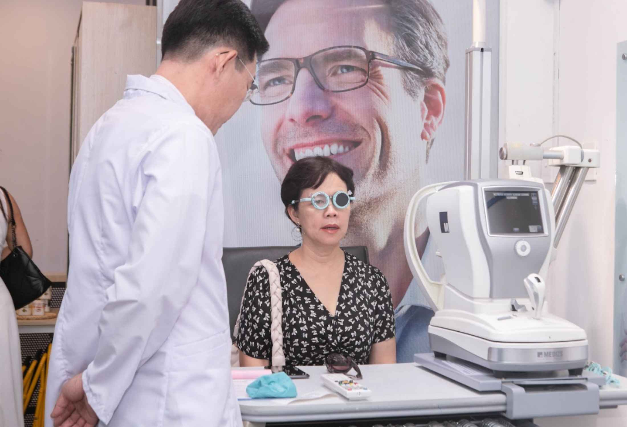 Refraction check before choosing new prescription lenses