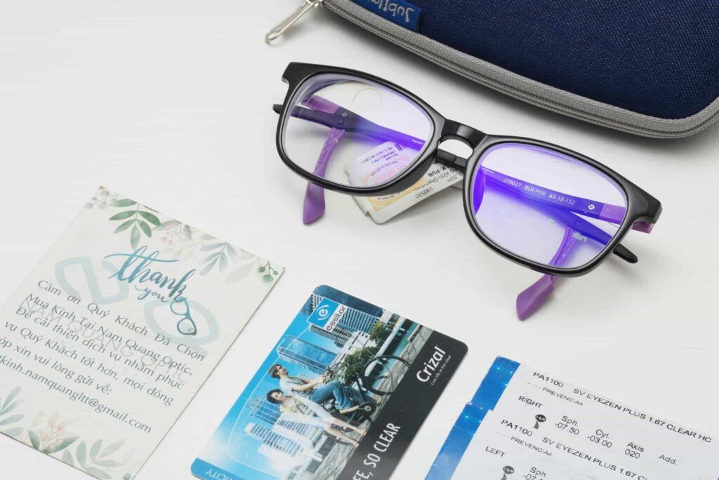 Essilor Eyezen Crizal Rock