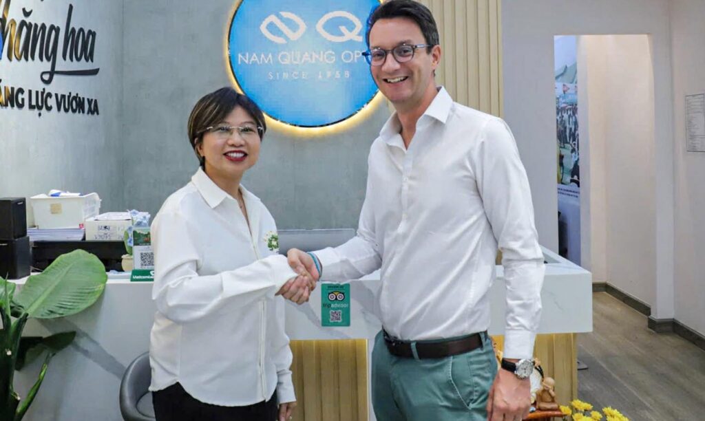 Đội ngũ Nam Quang gặp gỡ các đối tác trong ngành kính mắt tại TP.HCM